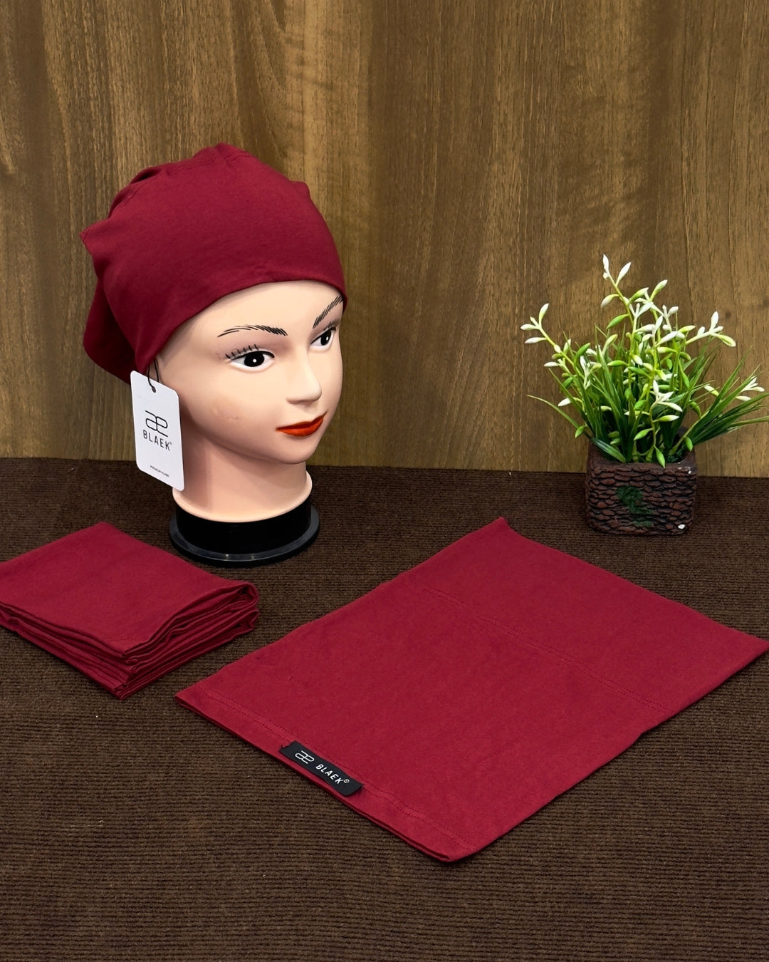 Cherry-colored tube cap perfect for hijab styling.