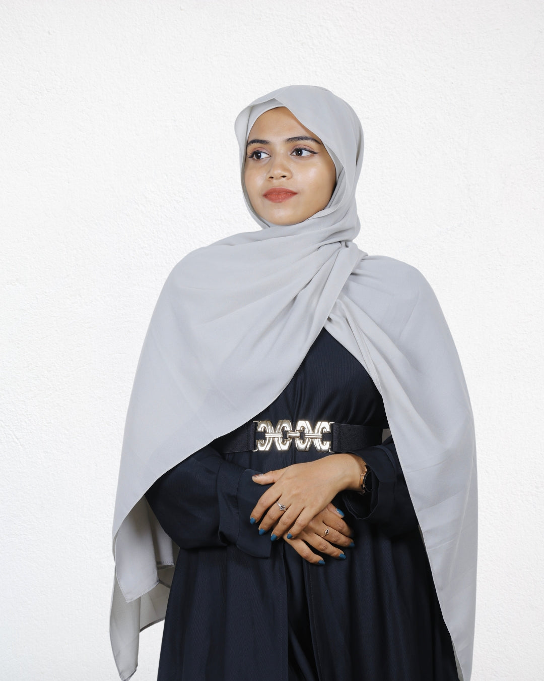 A shiny silver instant hijab, perfect for a refined, easy look.